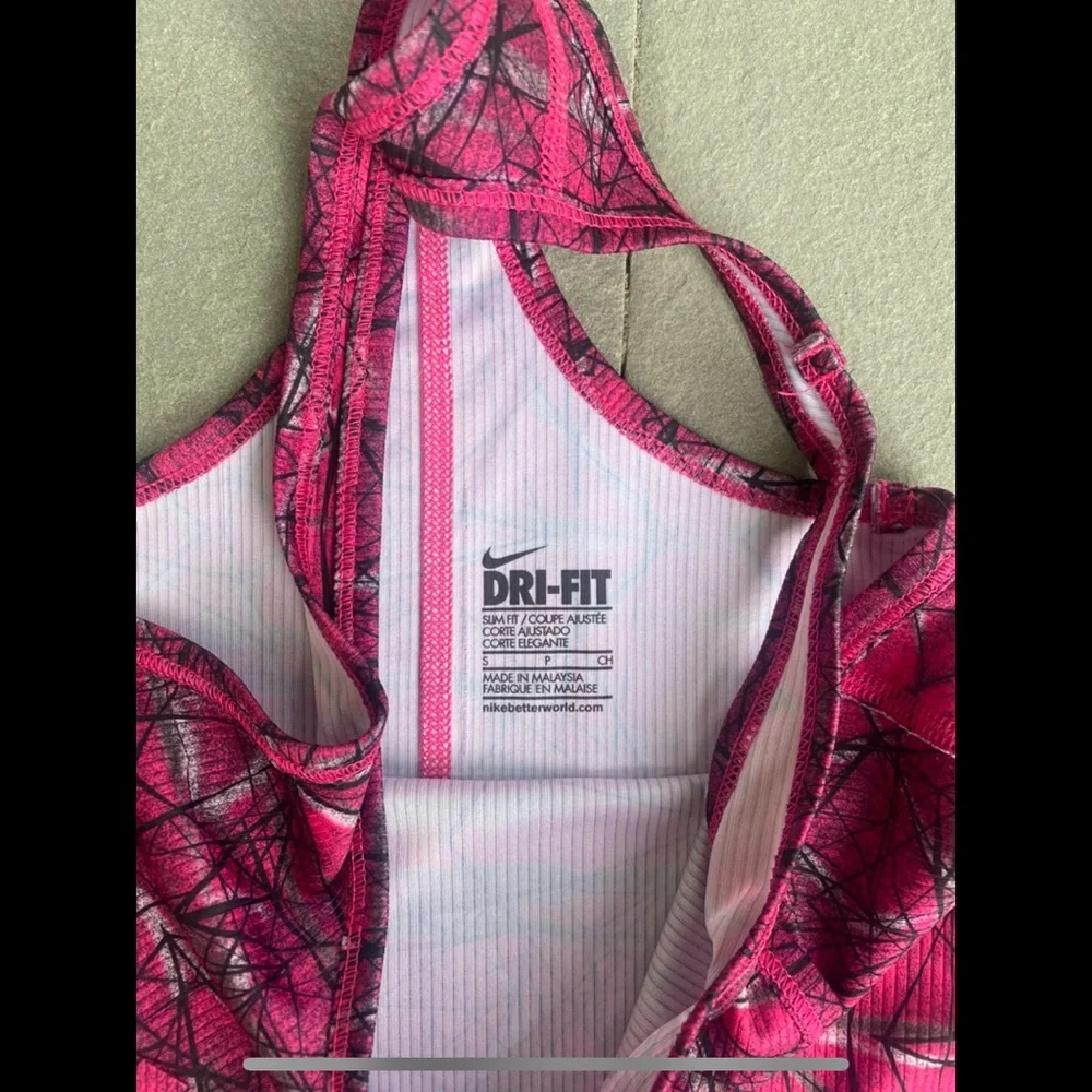 Nike Dry fit athletic tank magenta - Picture 3 of 4